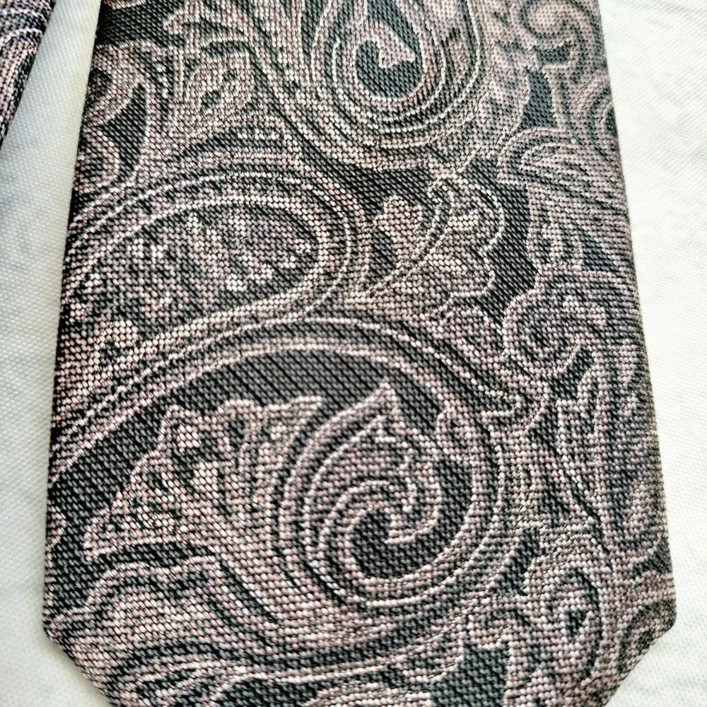 Ryan Seacrest Distinction Silk blend Skinny Necktie Tie Gray Paisley Luxury B